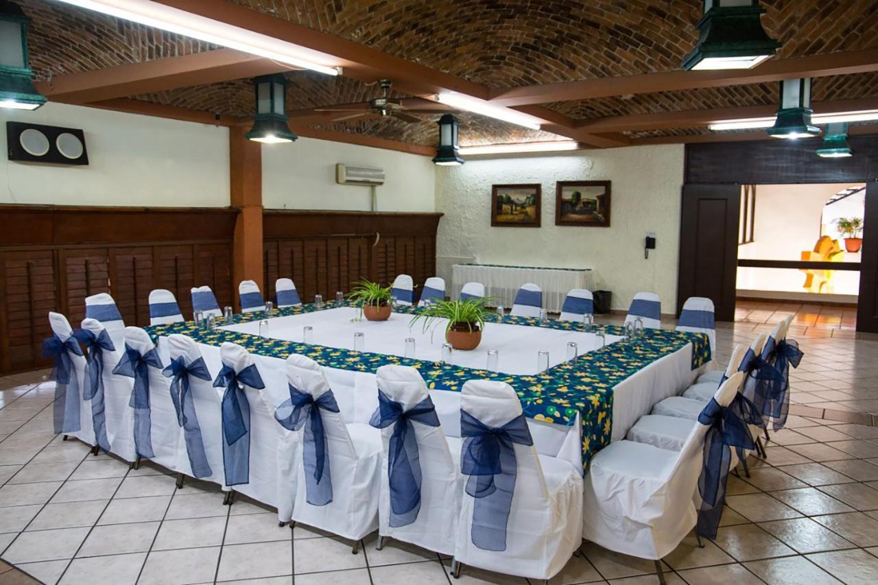 Hotel & Suites Villa Del Sol Morelia Extérieur photo