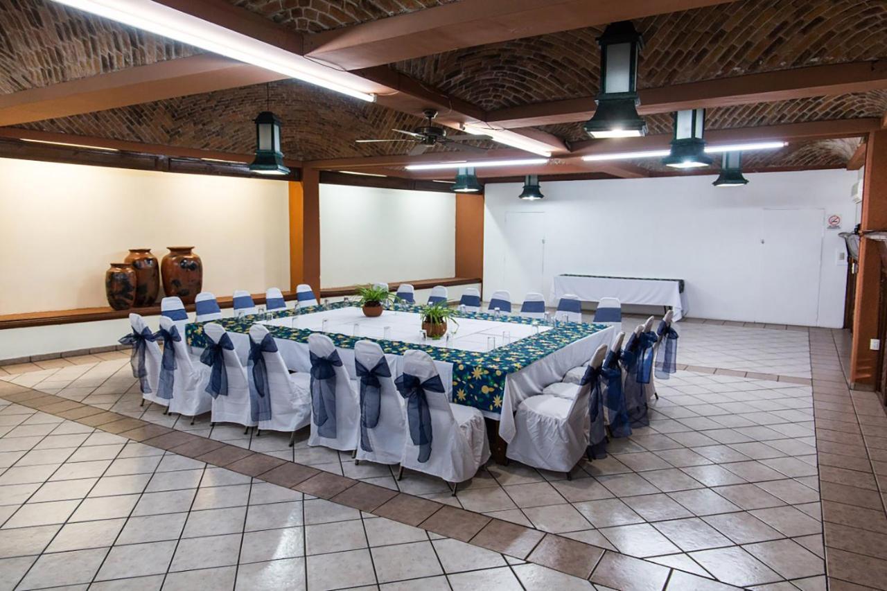 Hotel & Suites Villa Del Sol Morelia Extérieur photo