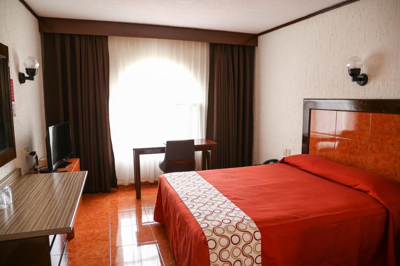Hotel & Suites Villa Del Sol Morelia Extérieur photo