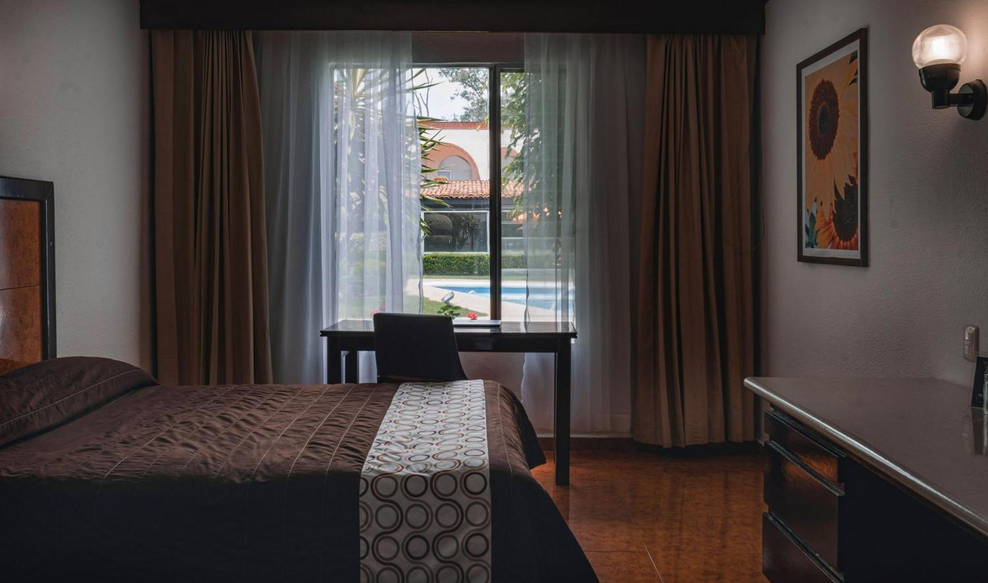 Hotel & Suites Villa Del Sol Morelia Extérieur photo
