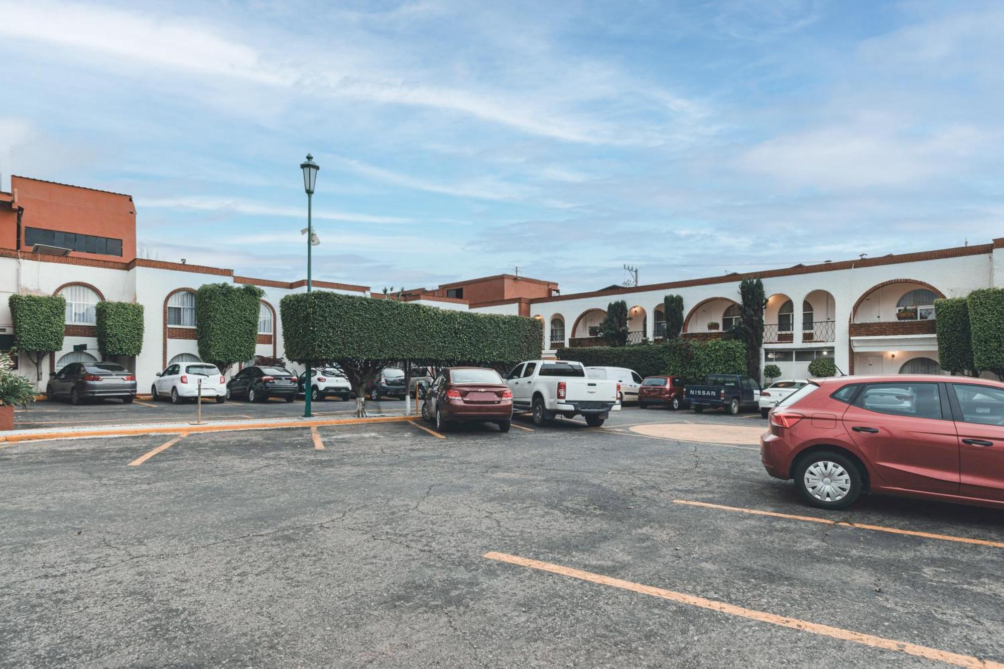 Hotel & Suites Villa Del Sol Morelia Extérieur photo