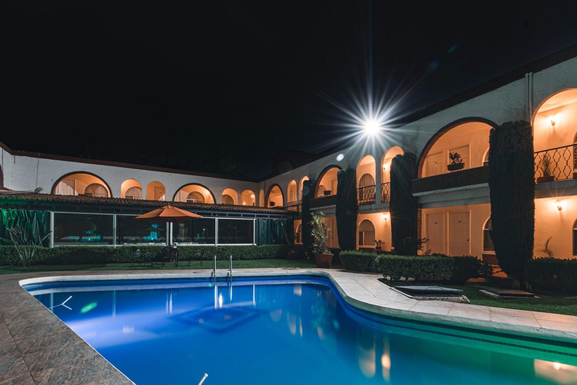 Hotel & Suites Villa Del Sol Morelia Extérieur photo
