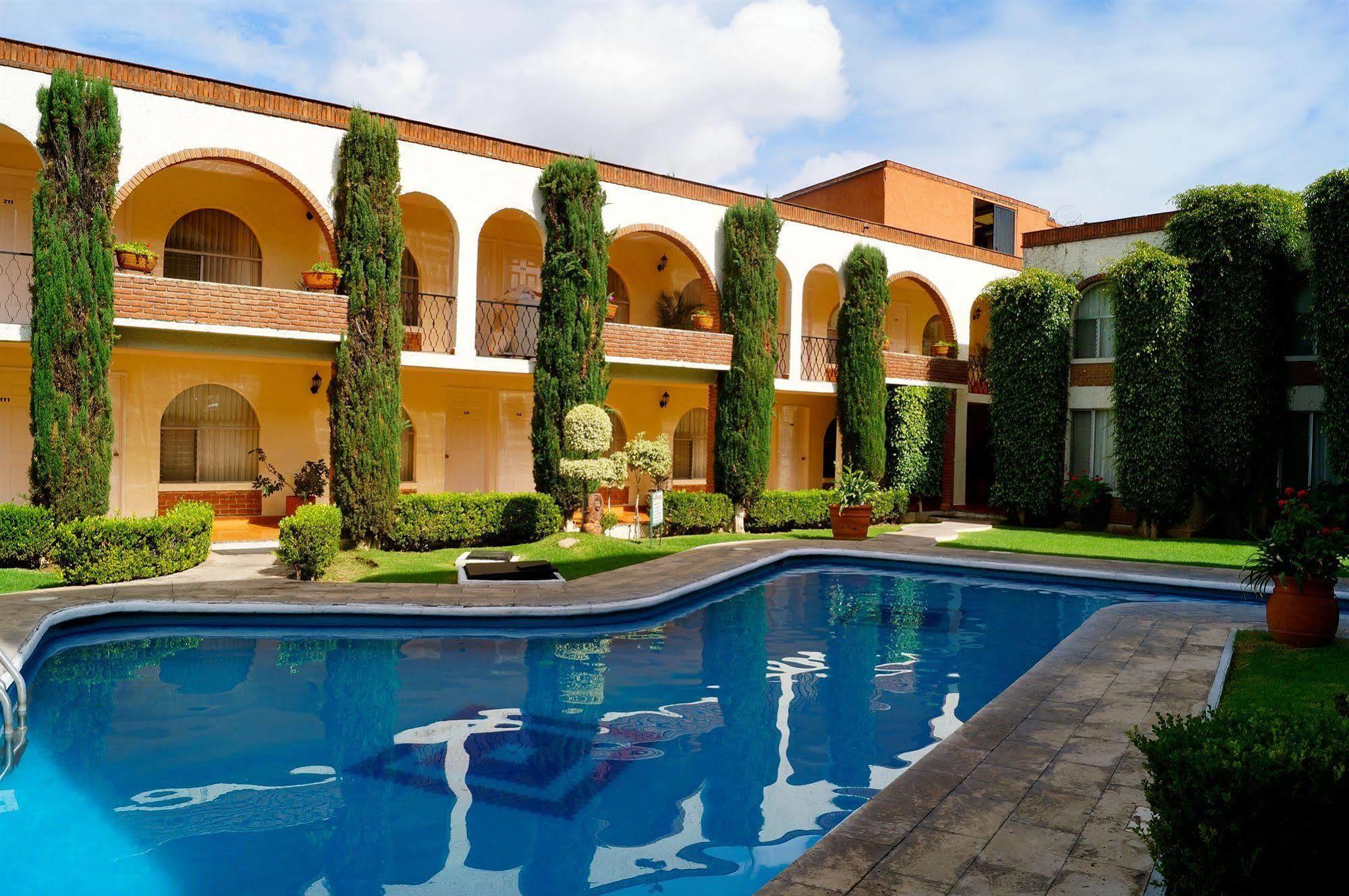 Hotel & Suites Villa Del Sol Morelia Extérieur photo
